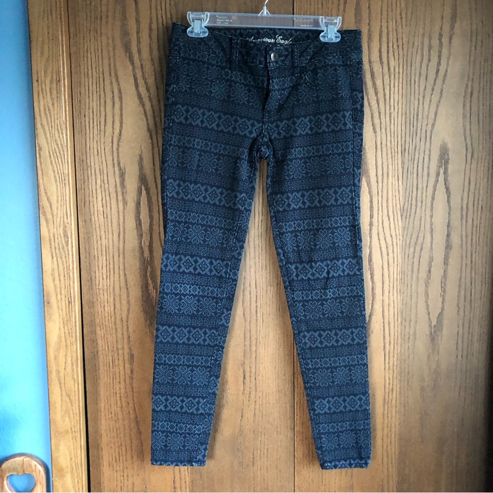 🌟 3/$15 American Eagle AE black gray patterned super stretch jeggings size 6